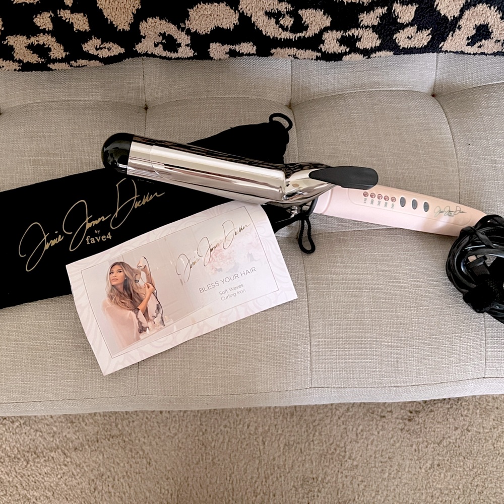 Jessie James Decker X Fave4Hair Bless Your Hair Soft Waves Curling Iron